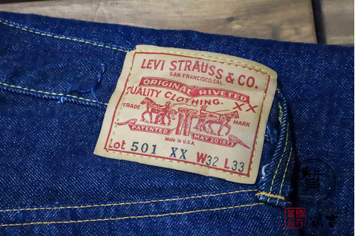 川崎でLEVIS リーバイス ビンテージデニムの質入れ・買取りが高い店　鶴吉質店です。  LEVIS リーバイス 60's 501XX 紙パッチ ヴィンテージデニム