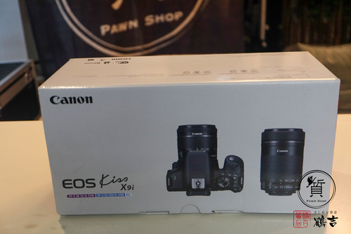 川崎でカメラ・一眼レフの質入れ・買取りが高い店　鶴吉質店です。  CANON キヤノン EOS Kiss X9i Wズームレンズセット​