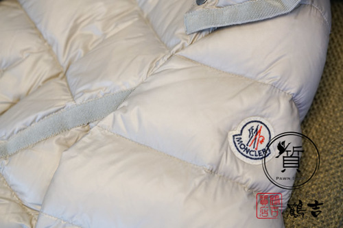 川崎で質入れ・買取りが高い店　鶴吉質店です。MONCLER モンクレール レディース ダウンコート