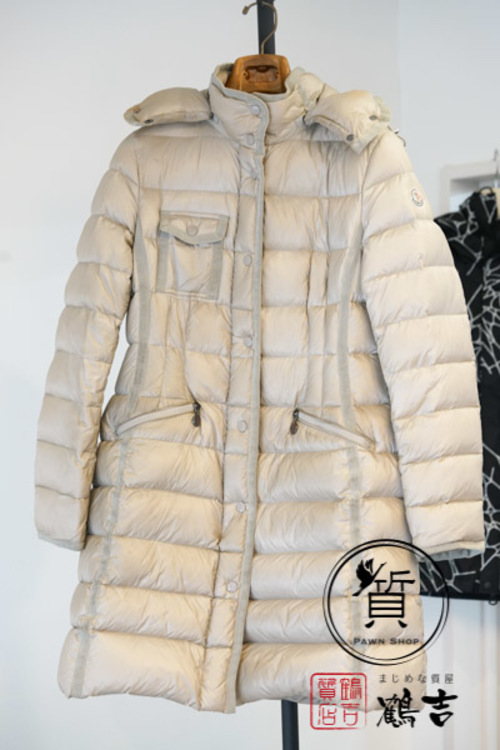 川崎で質入れ・買取りが高い店　鶴吉質店です。MONCLER モンクレール レディース ダウンコート